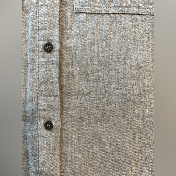 Mango Shirt dress in gray. Size 2/xs.Worn once. Perfect for fall season. - Picture 4 of 6